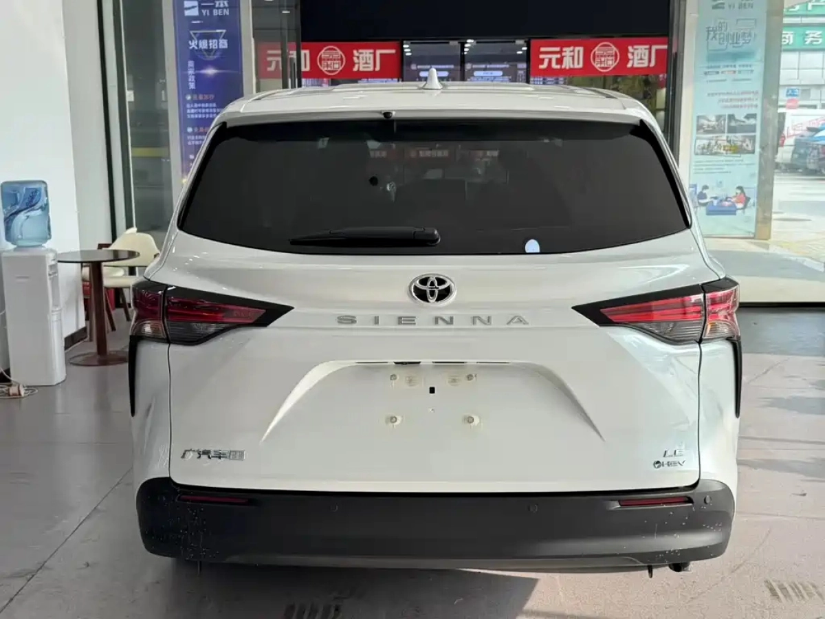 TOYOTA SIENNA SIENNA