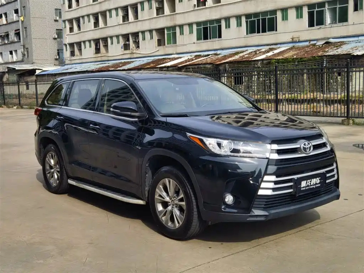 TOYOTA HIGHLANDER