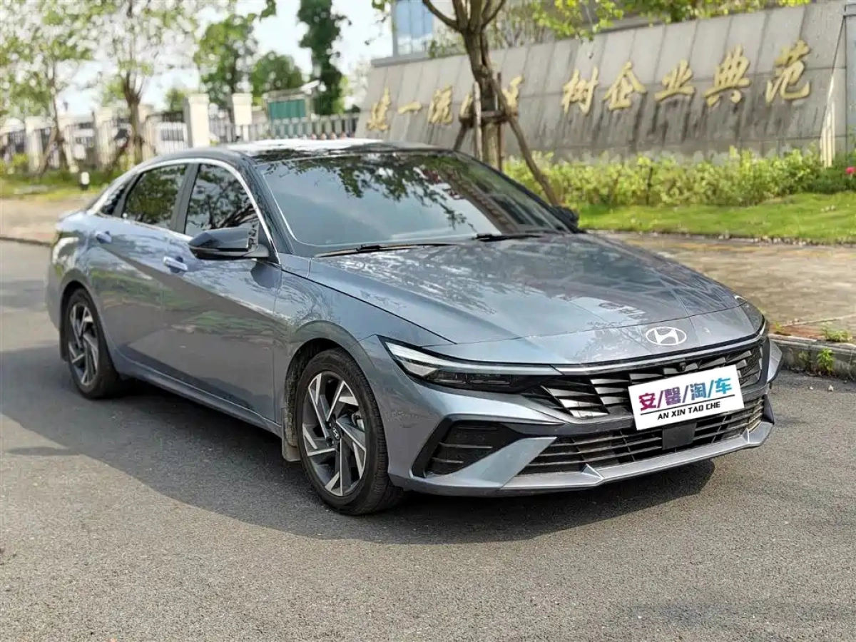 HYUNDAI ELANTRA