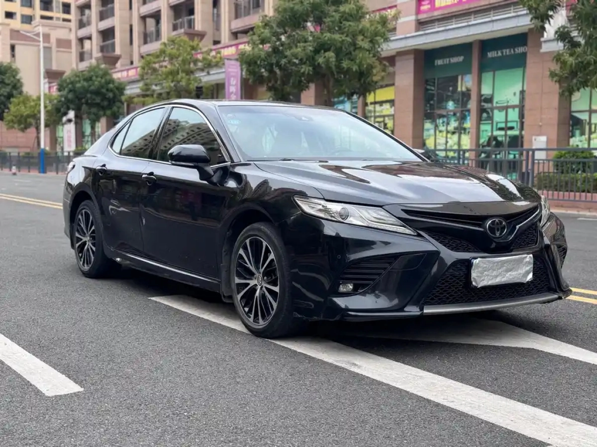 TOYOTA CAMRY