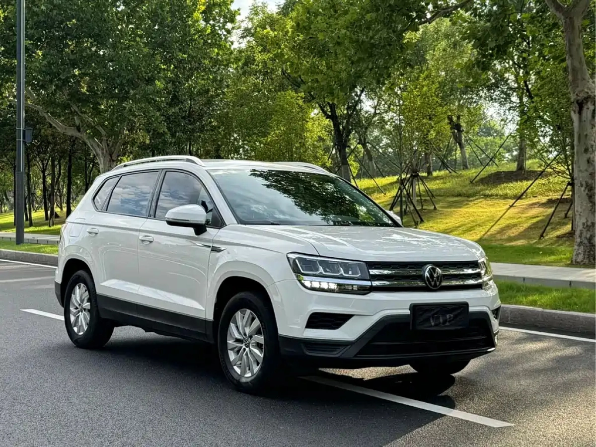 VOLKSWAGEN THARU
