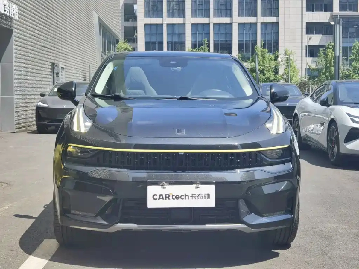 LYNK&CO 05