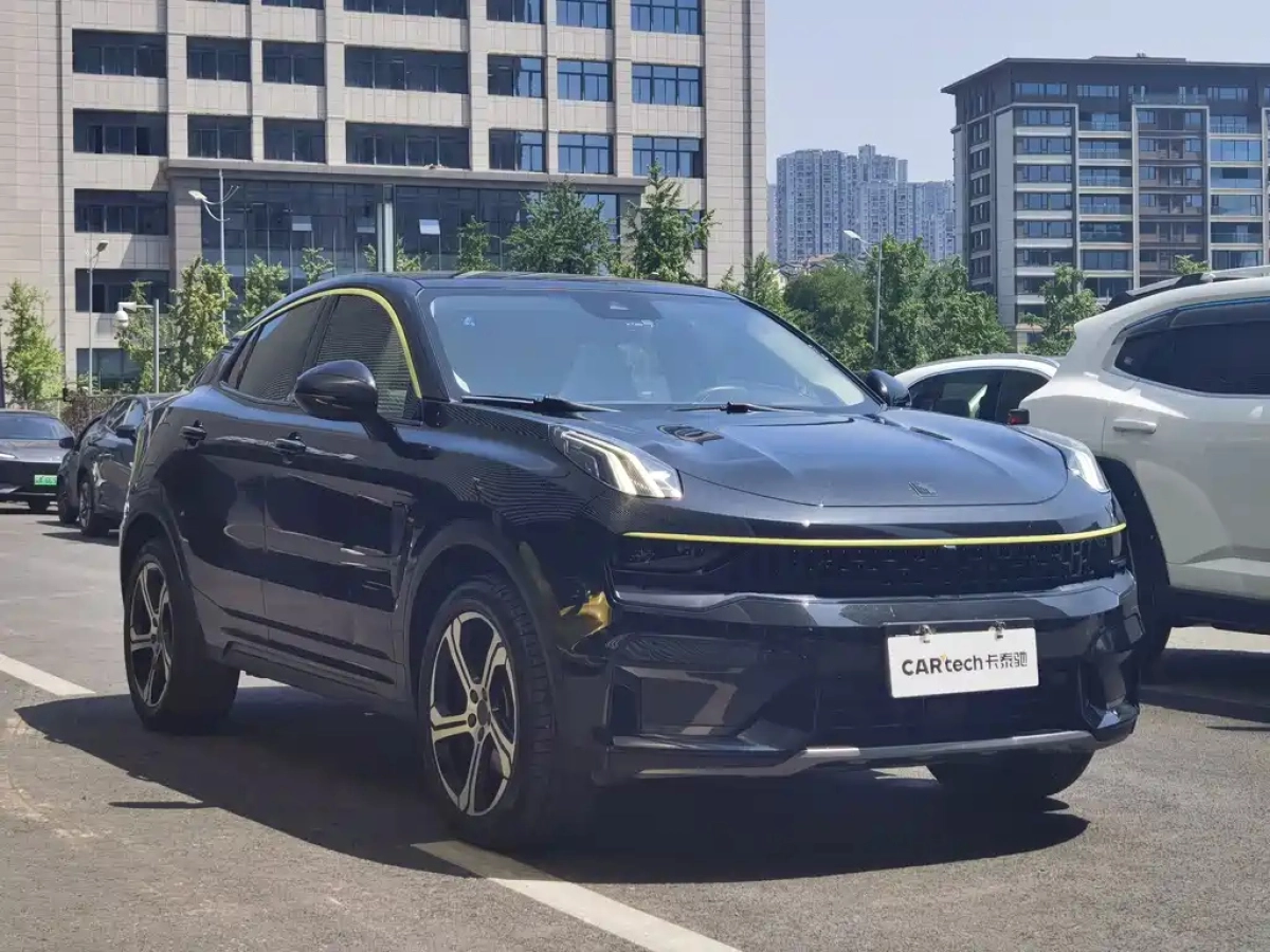 LYNK&CO 05