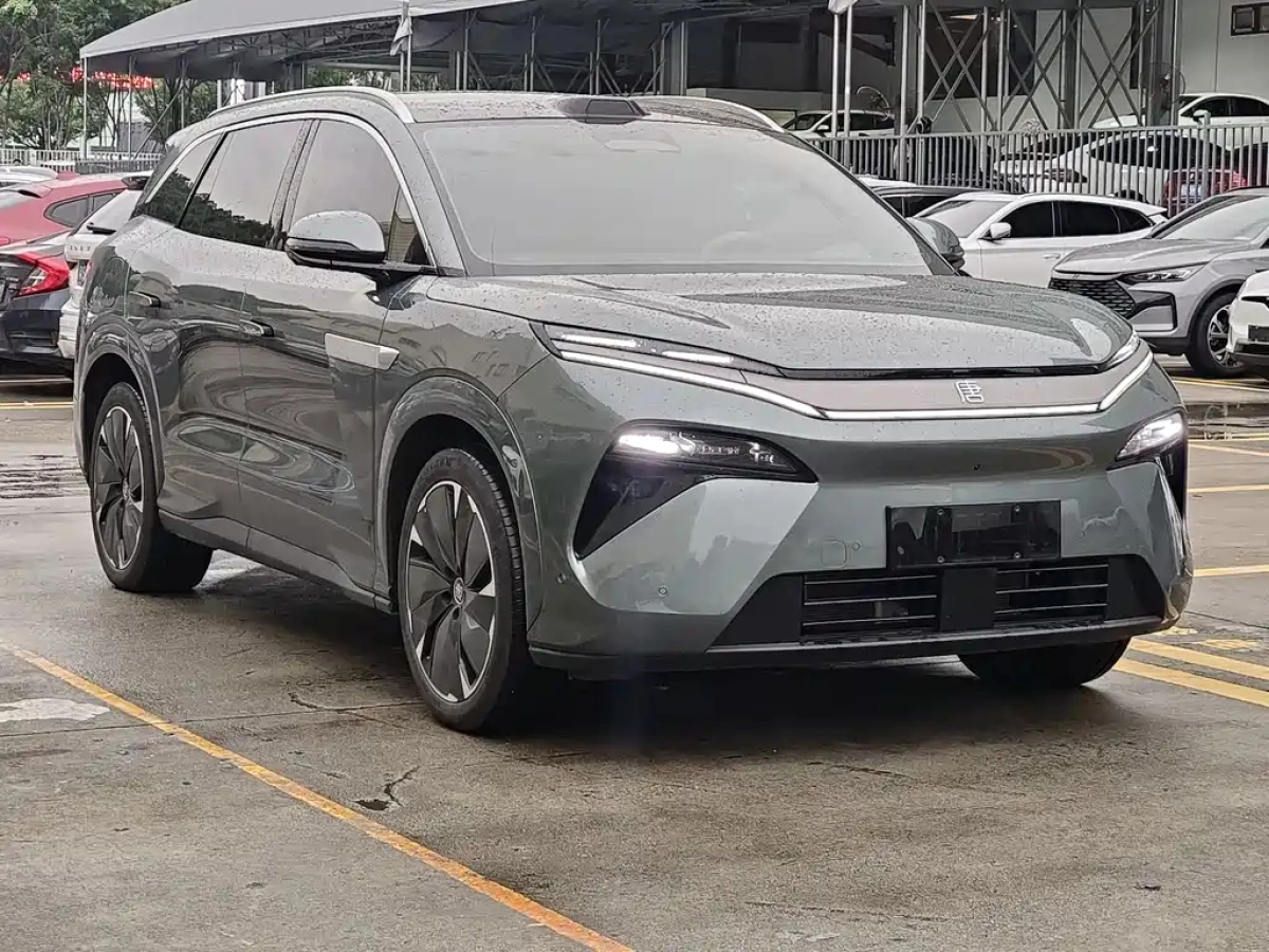 BYD TANG L