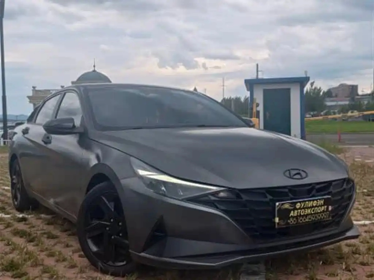 HYUNDAI ELANTRA