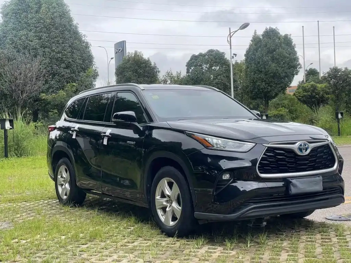 TOYOTA HIGHLANDER