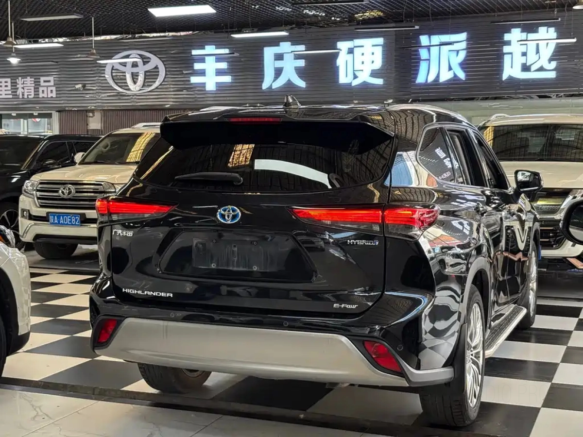 TOYOTA HIGHLANDER