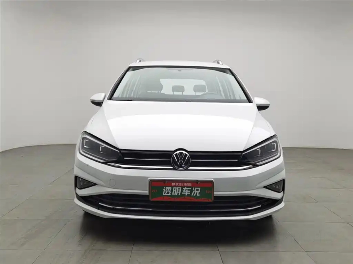 VOLKSWAGEN GOLF . SPORTSVAN