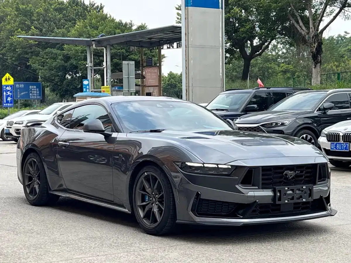FORD MUSTANG