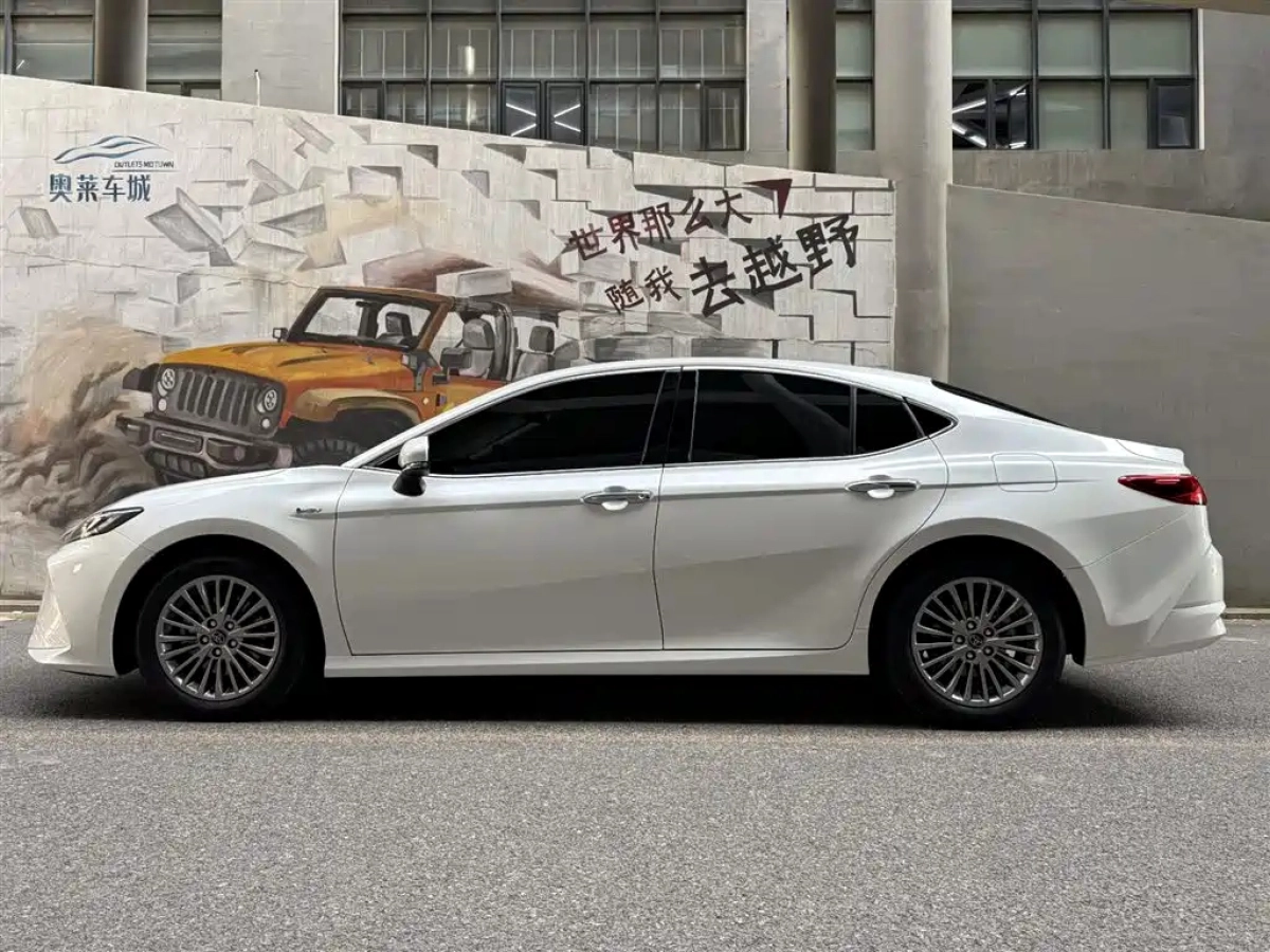 TOYOTA CAMRY