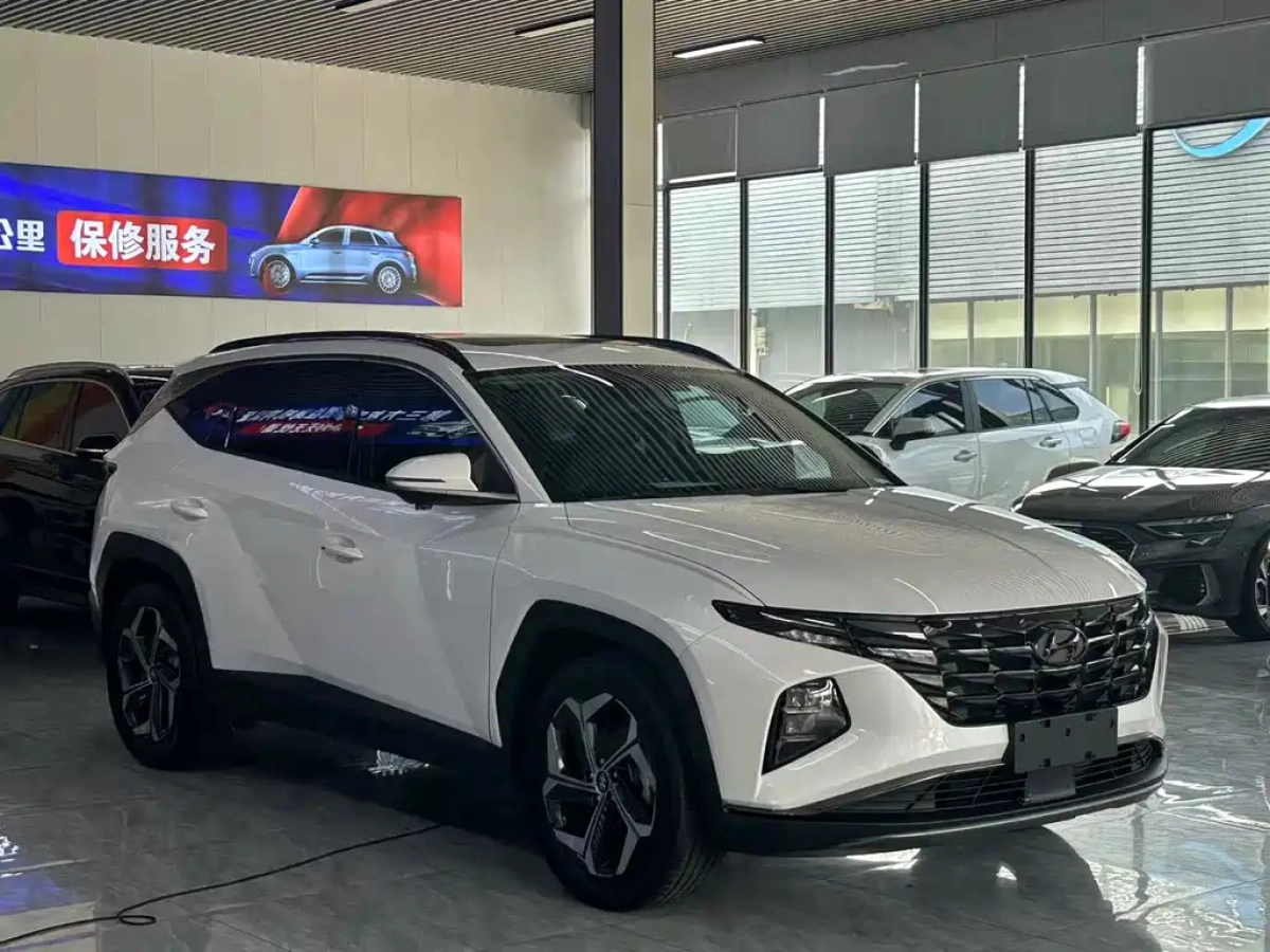 HYUNDAI TUCSON