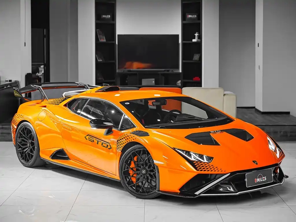 LAMBORGHINI HURACAN
