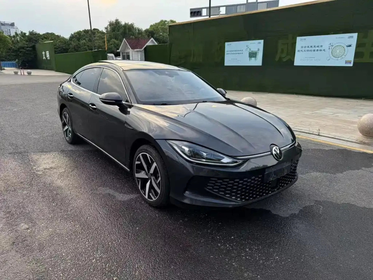 VOLKSWAGEN LAMANDO