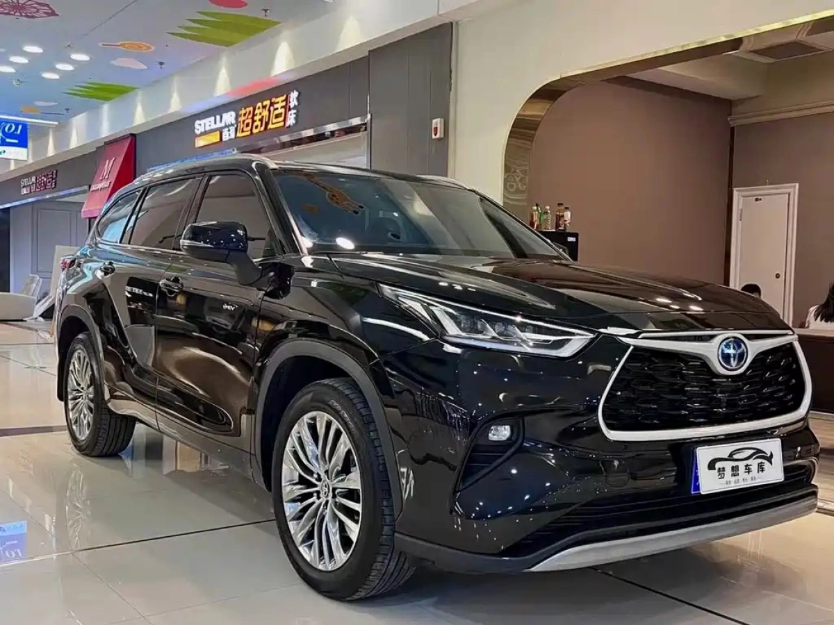 TOYOTA HIGHLANDER
