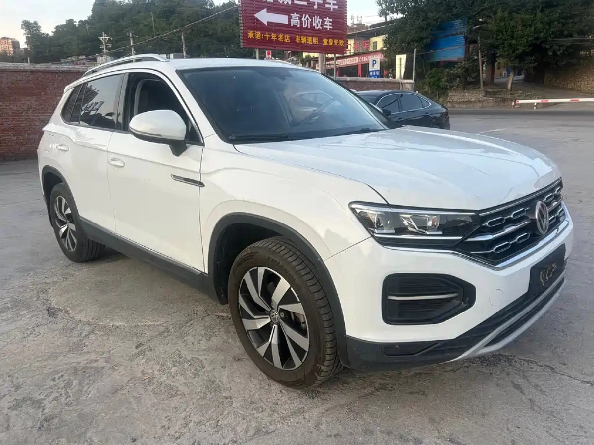 VOLKSWAGEN TAYRON