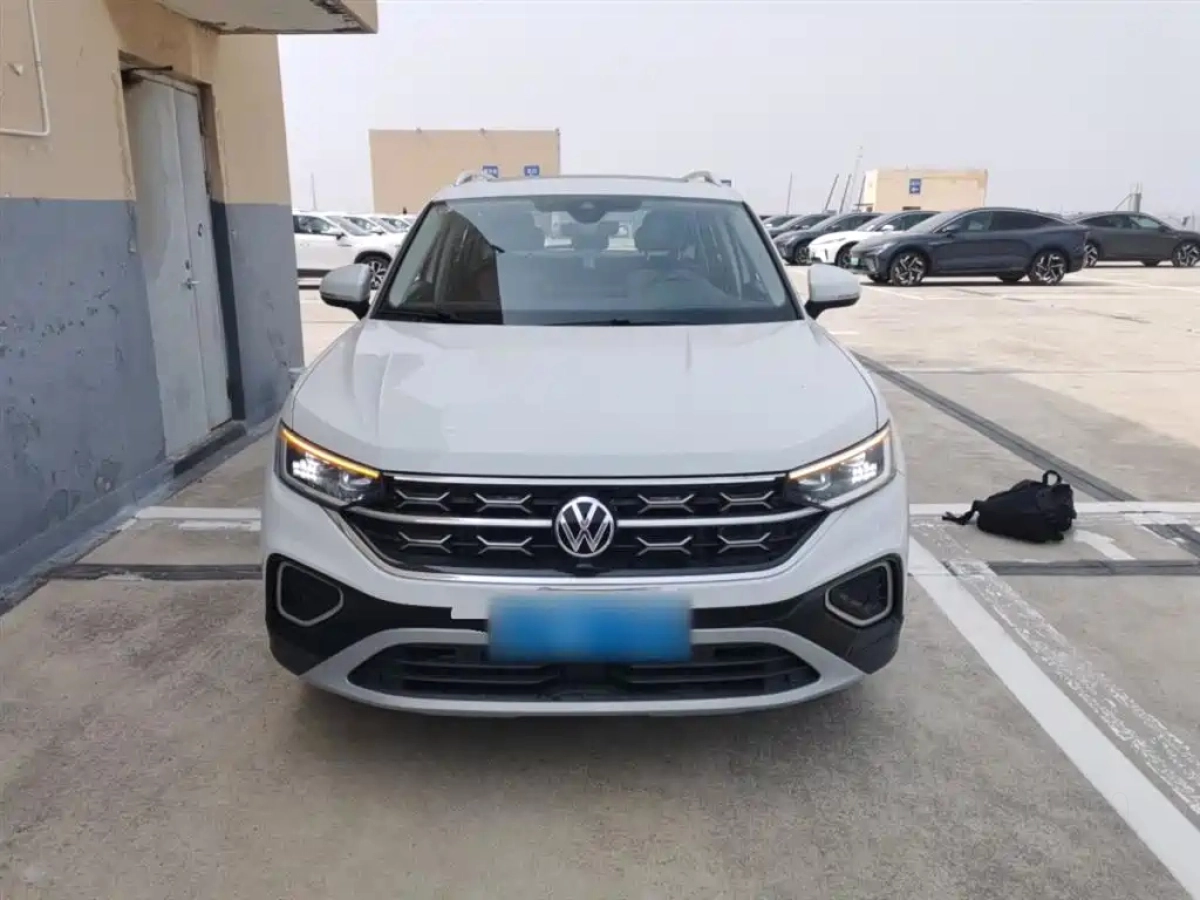 VOLKSWAGEN TAYRON