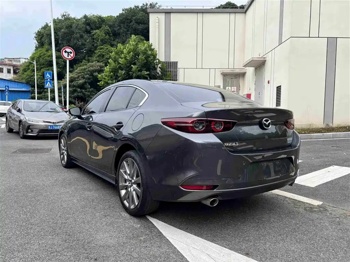 MAZDA 3 AXELA