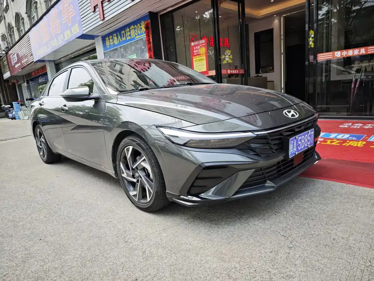 HYUNDAI ELANTRA