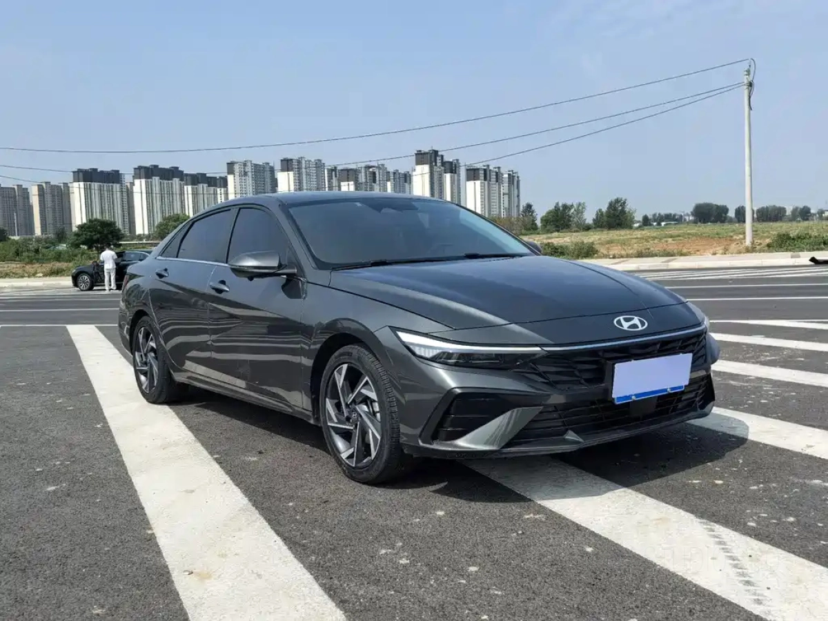 HYUNDAI ELANTRA