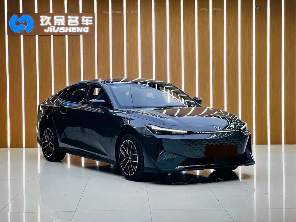 CHANGAN UNI-V SMART IDD