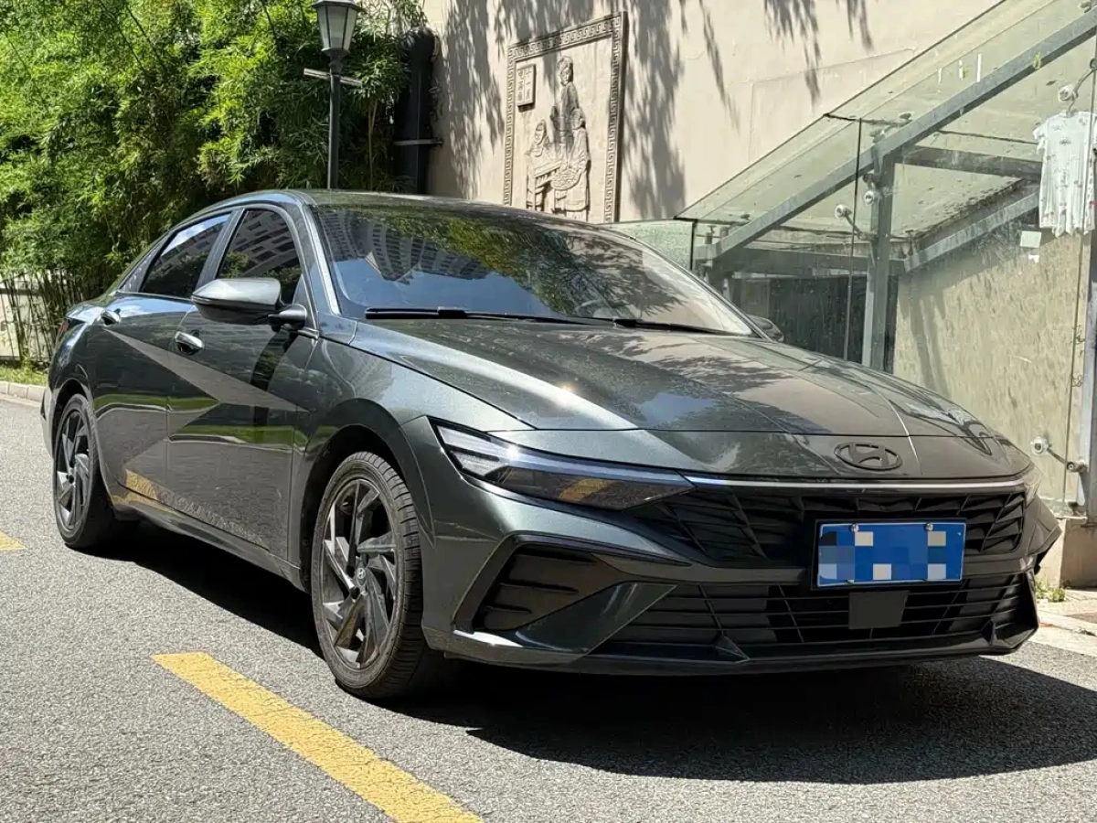 HYUNDAI ELANTRA