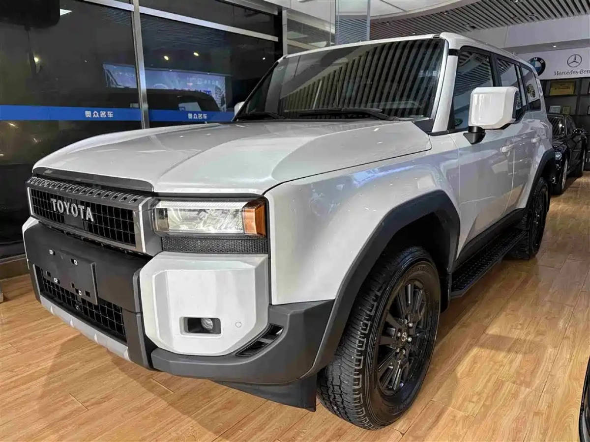 TOYOTA PRADO