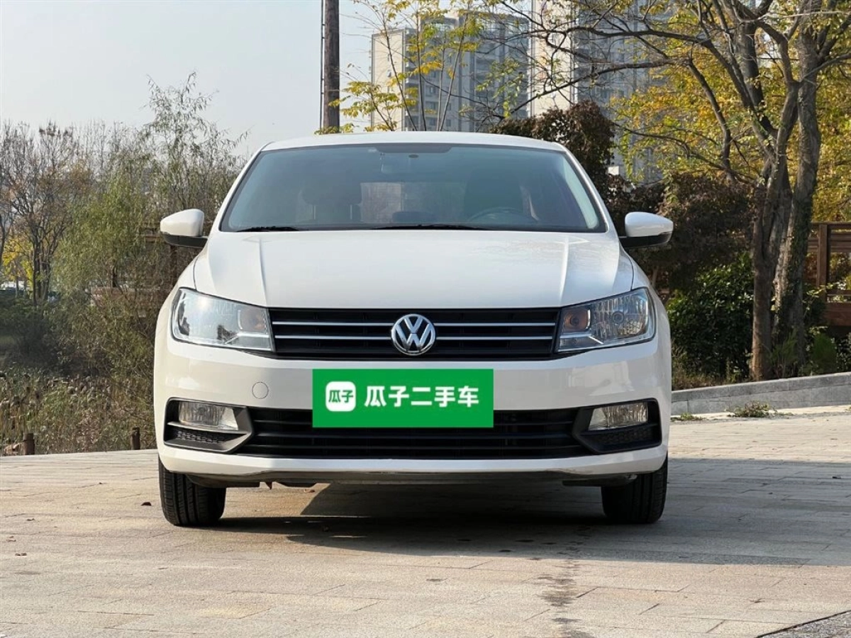 VOLKSWAGEN SANTANA