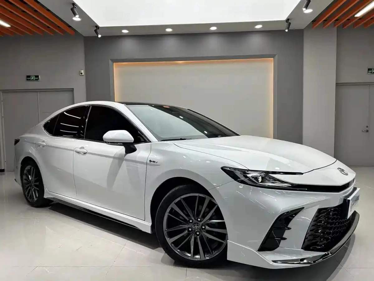 TOYOTA CAMRY