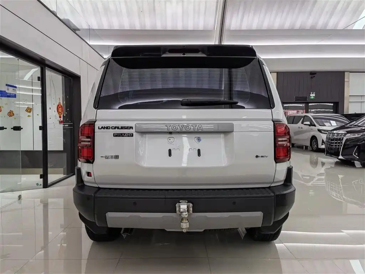 TOYOTA PRADO