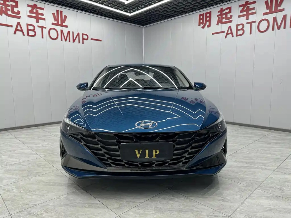 HYUNDAI ELANTRA