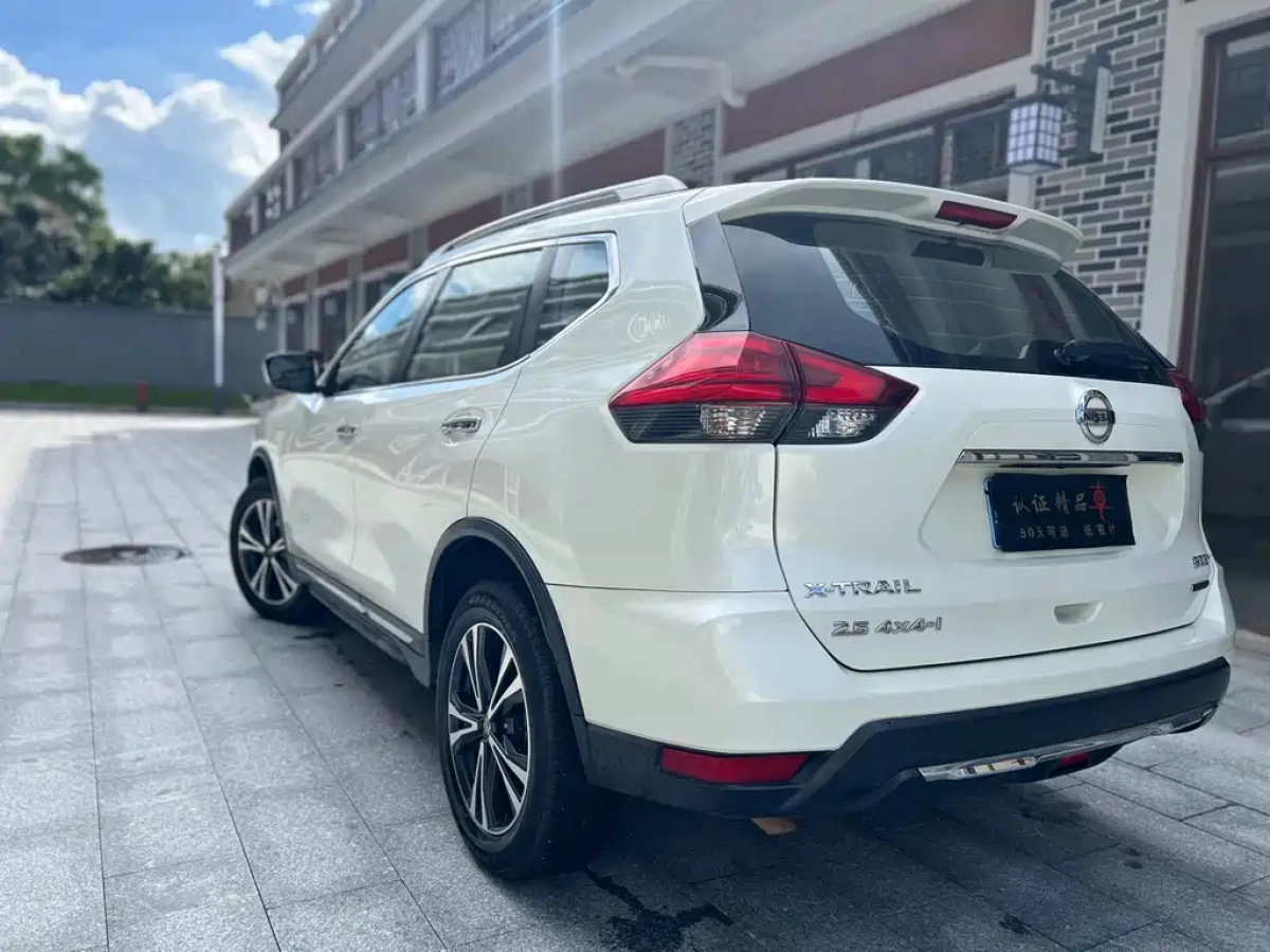NISSAN X-TRAIL