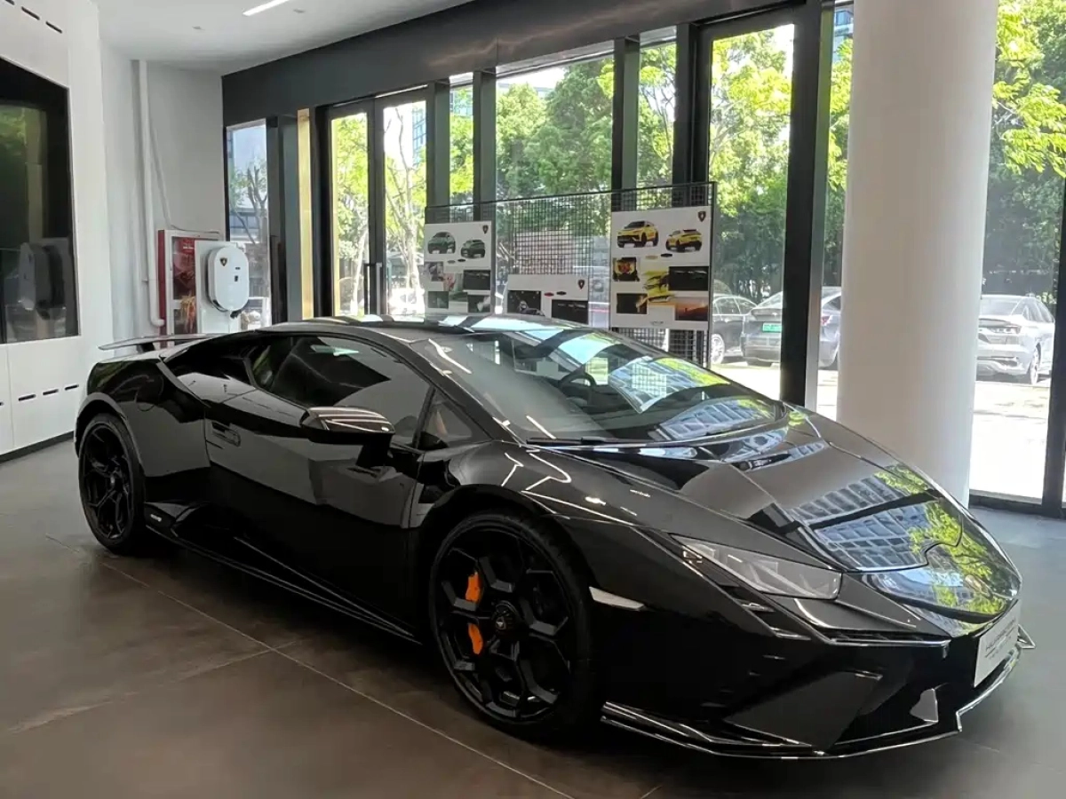 LAMBORGHINI HURACAN