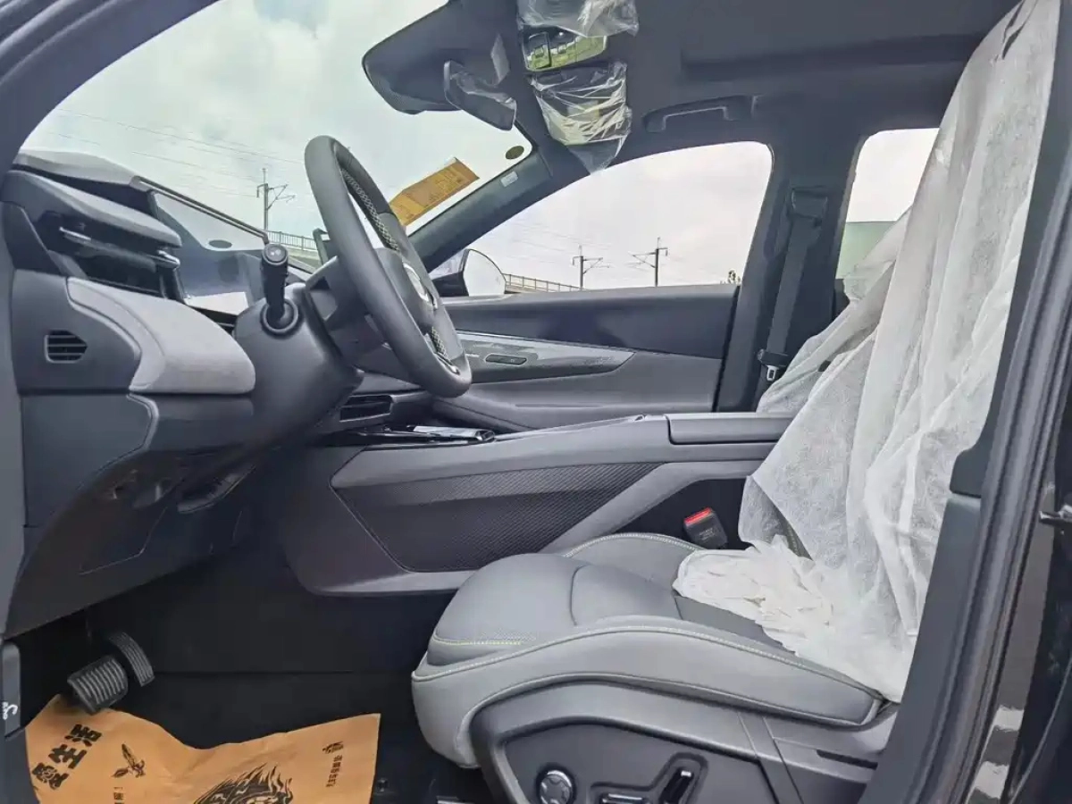 LYNK&CO 08 NEW ENERGY