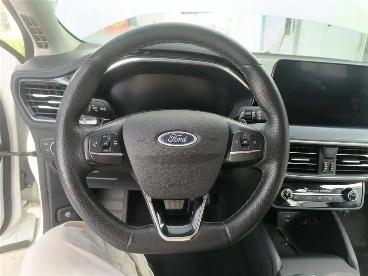 FORD FOCUS ACTIVE