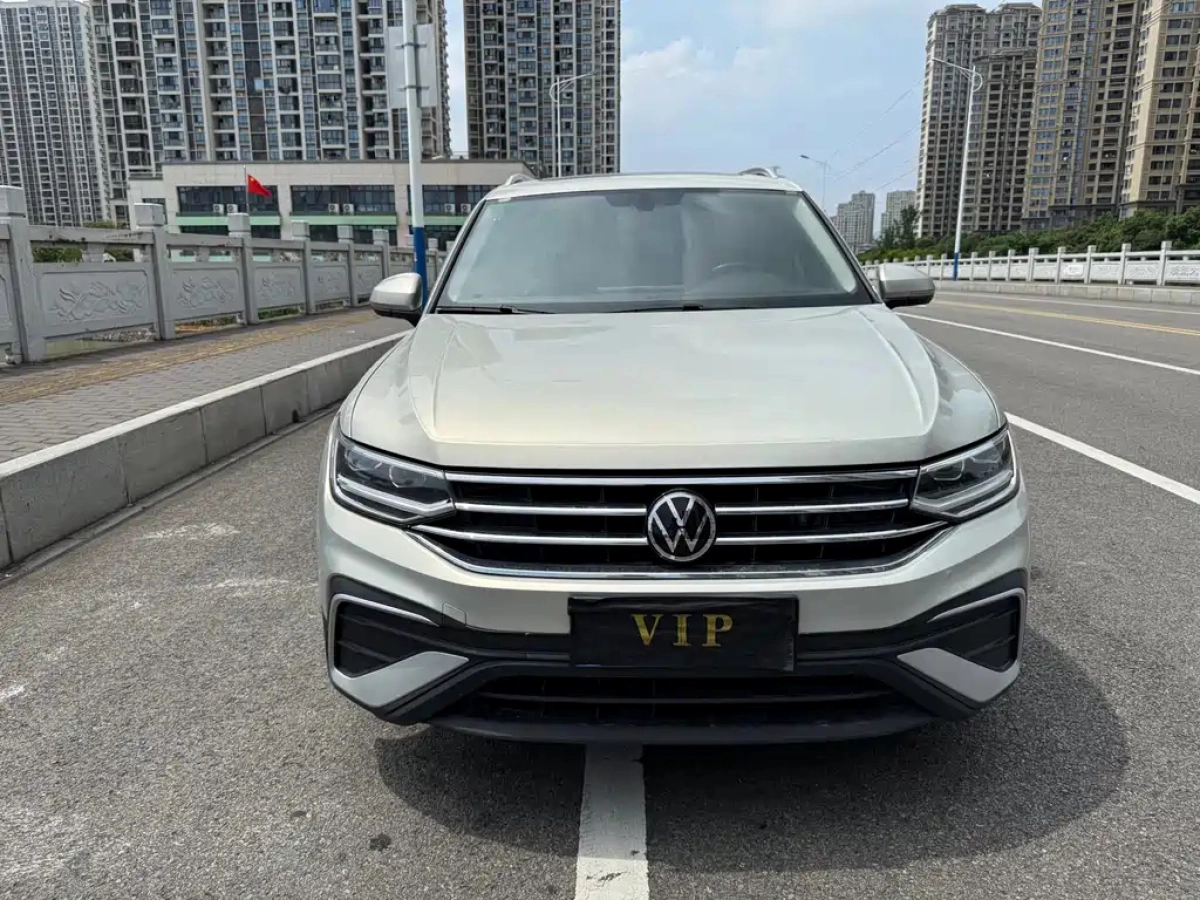 VOLKSWAGEN TIGUAN L