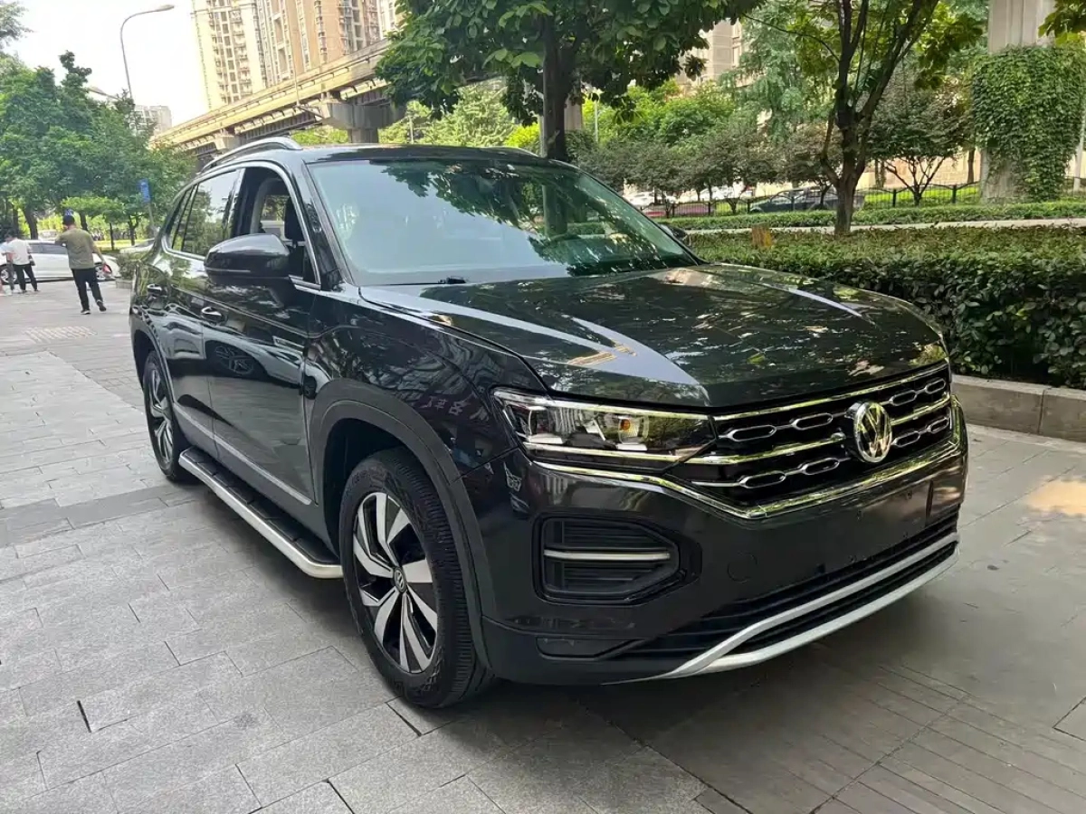 VOLKSWAGEN TAYRON