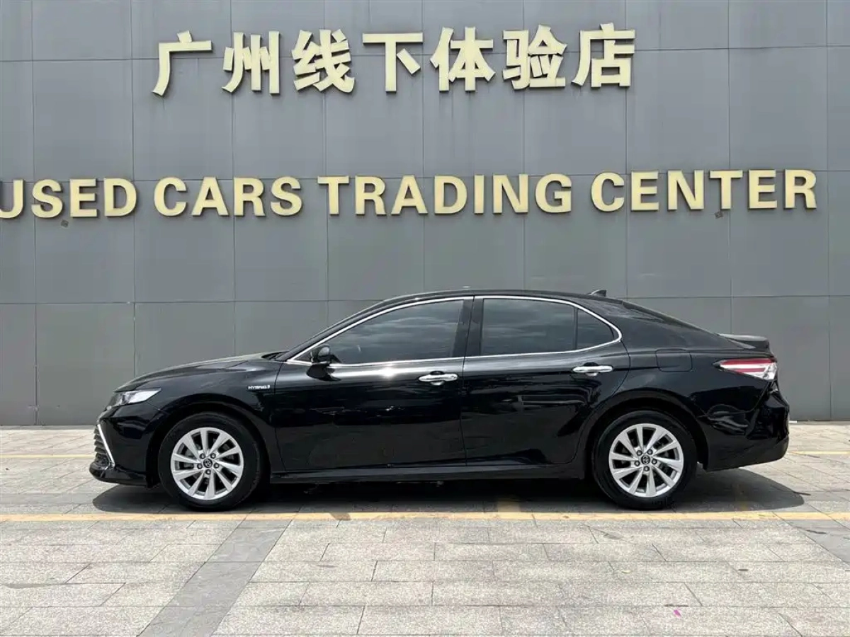TOYOTA CAMRY