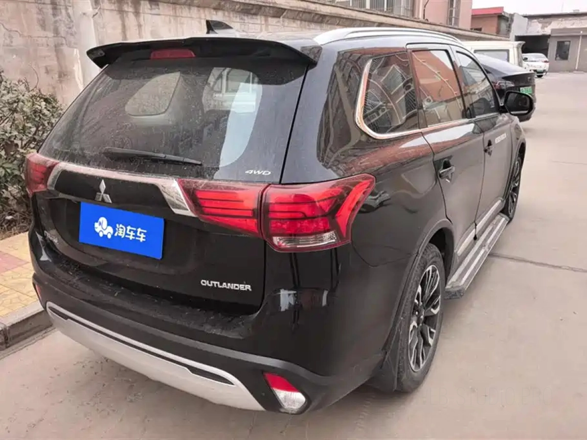 MITSUBISHI OUTLANDER