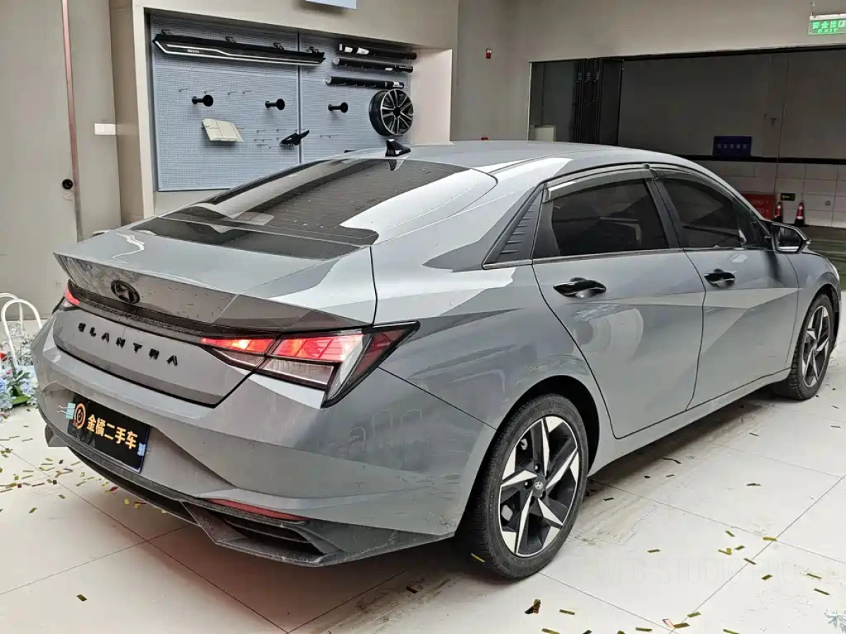HYUNDAI ELANTRA