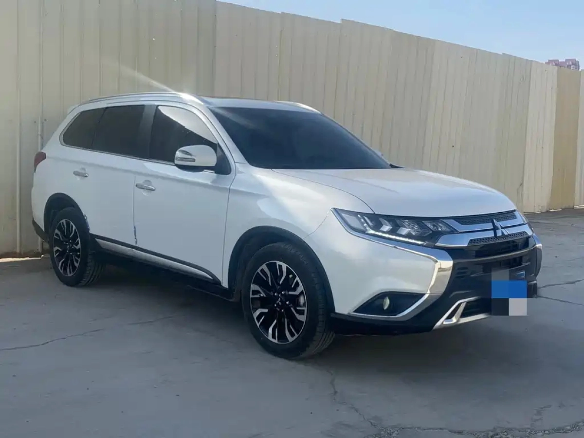 MITSUBISHI OUTLANDER