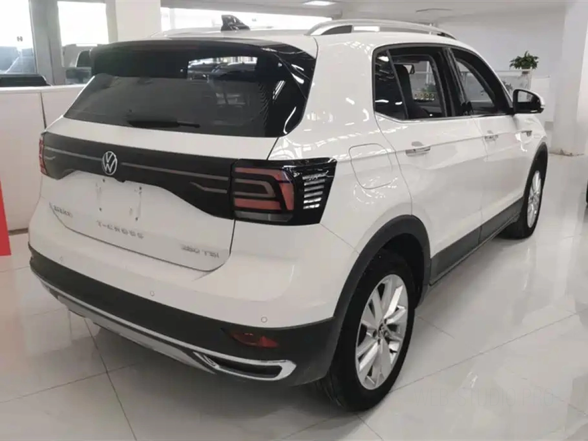 VOLKSWAGEN T-CROSS