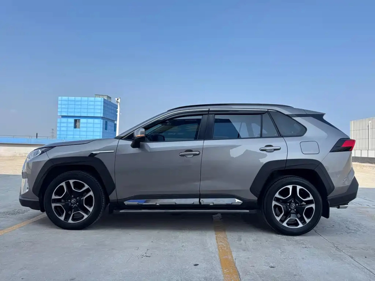 TOYOTA RAV4 RONGFANG