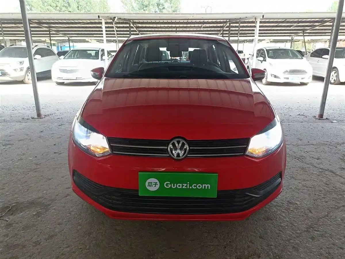VOLKSWAGEN POLO