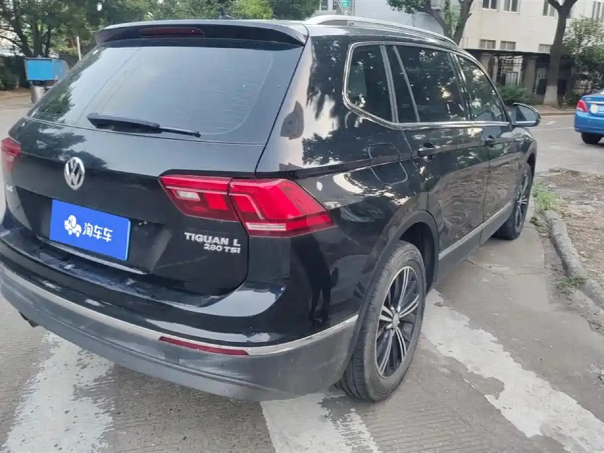 VOLKSWAGEN TIGUAN L