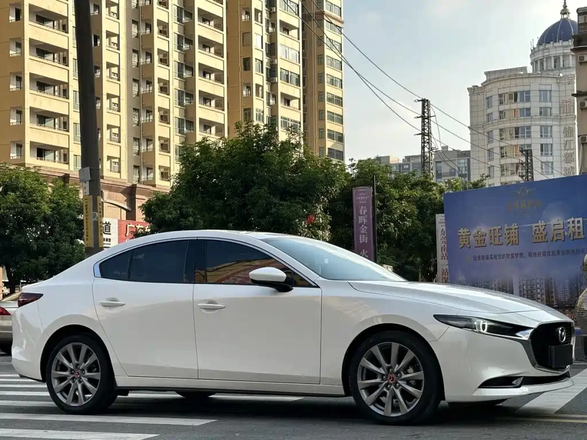 MAZDA 3 AXELA