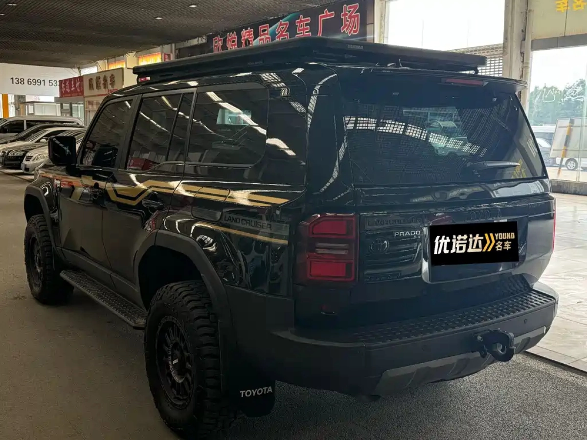 TOYOTA PRADO