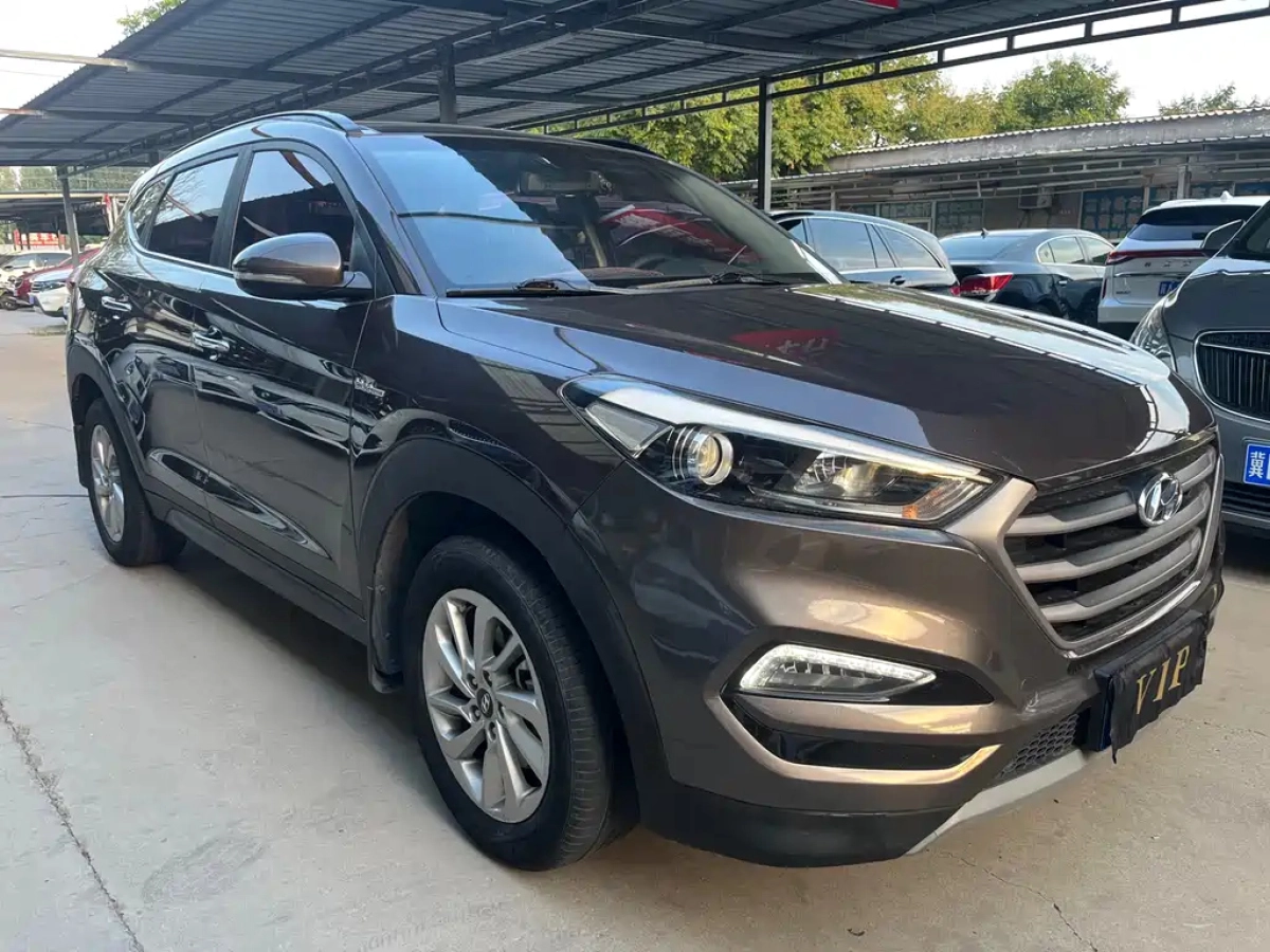 HYUNDAI TUCSON