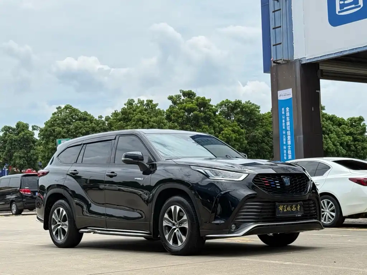 TOYOTA CROWN LUFANG