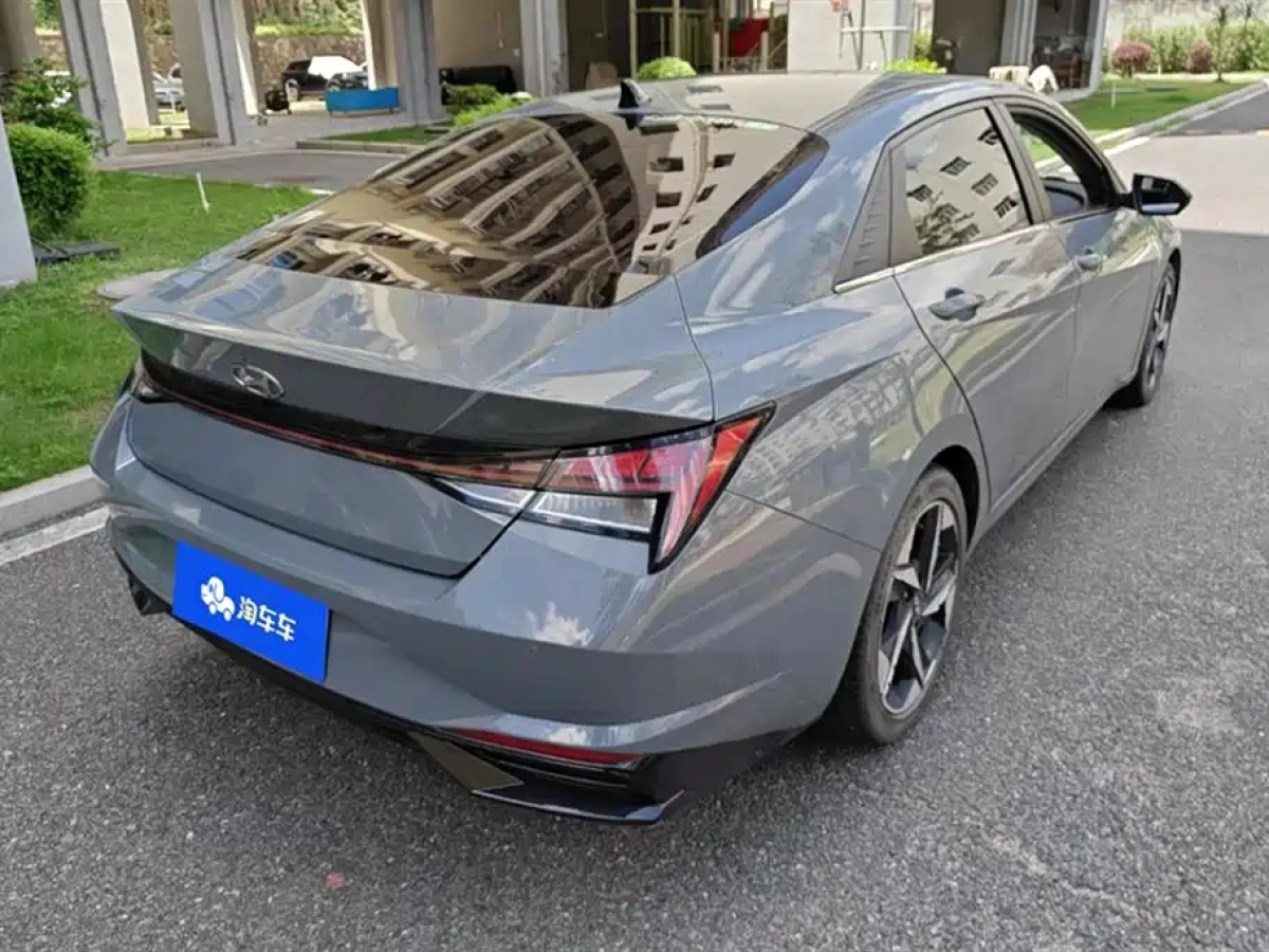 HYUNDAI ELANTRA