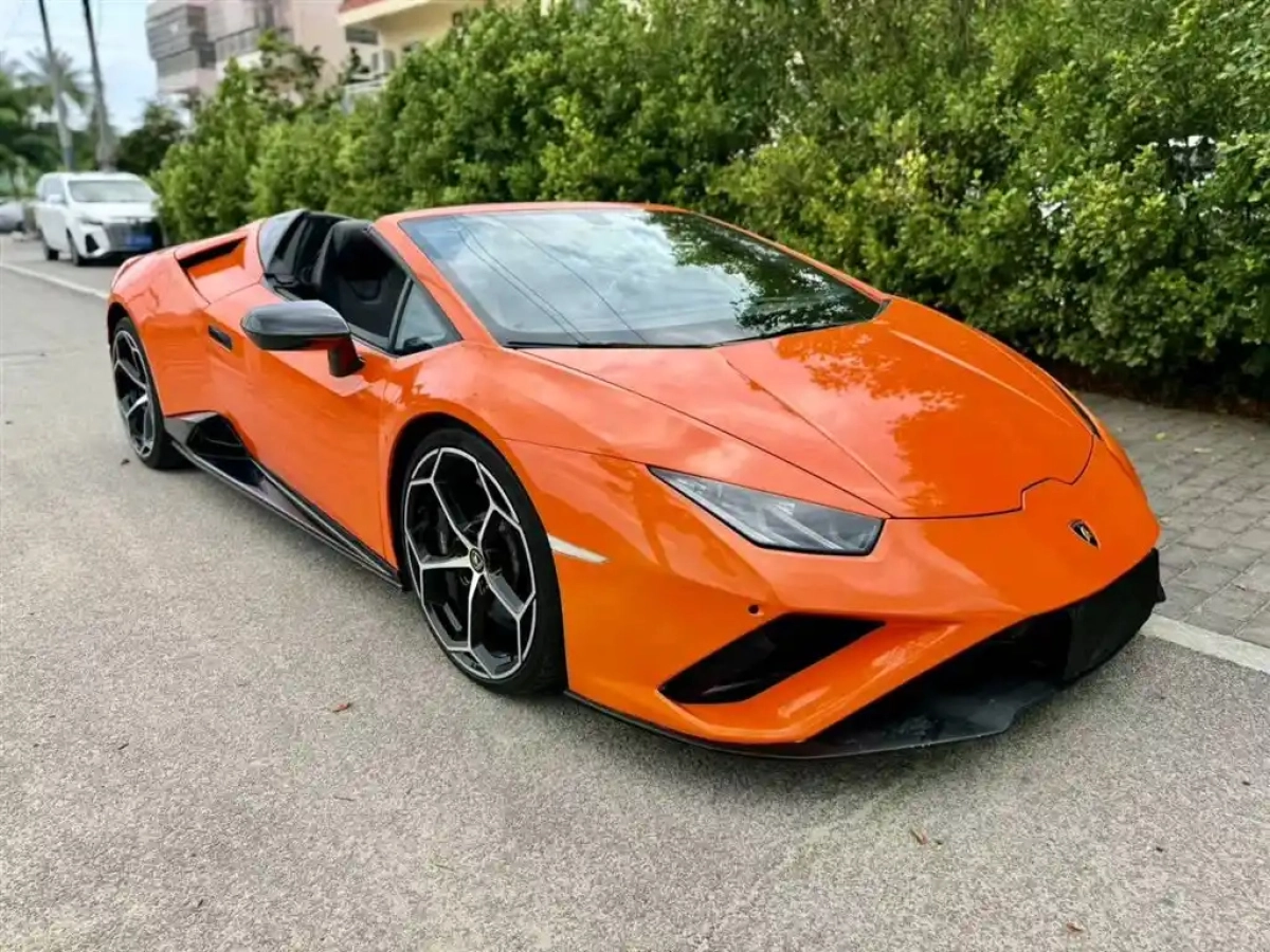 LAMBORGHINI HURACAN
